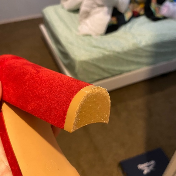 Red suede high heels - Picture 8 of 11